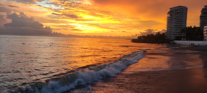 atardecer en puerto vallarta