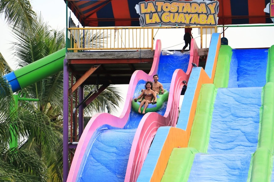 balneario con toboganes en vallarta